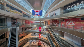 New Retail Landmark Goes All-In on DooH