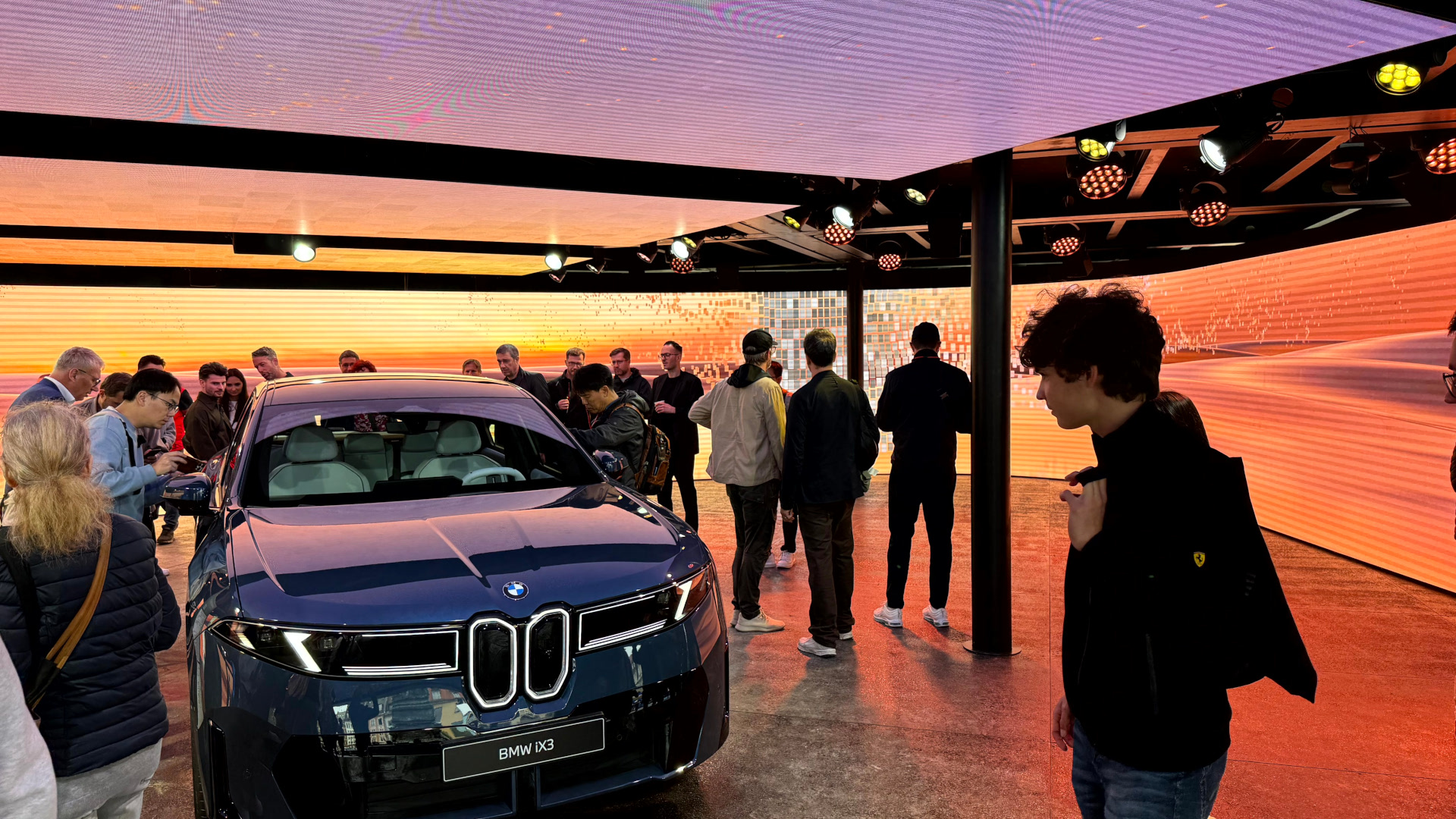 BMW at IAA: Content Is the Strongest Motor - BMW's open space showcase in downtown Munich for IAA Mobility 2025. (Image: invidis) BMW's open space showcase in downtown Munich for IAA Mobility 2025. (Image: invidis)