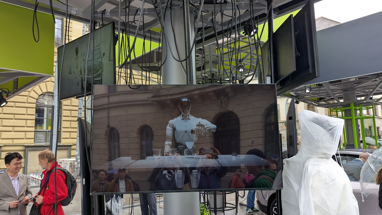 Opinion: Don’t Get Tangled – The Cable Conundrum in Digital Signage - Cabletree at IAA Mobility (Image: invidis) Cabletree at IAA Mobility (Image: invidis)