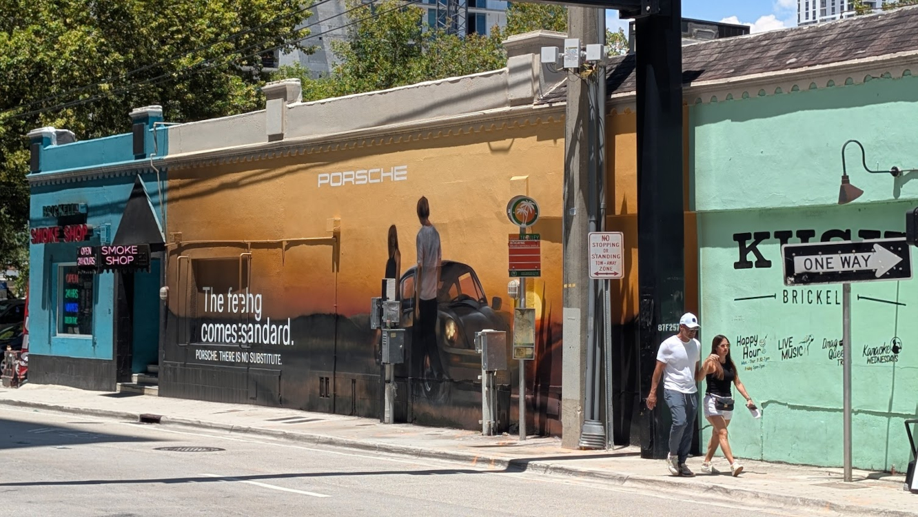 Porsche Murals: Anything but Standard - Porsche Mural in Miami (Image: invidis) Porsche Mural in Miami (Image: invidis)