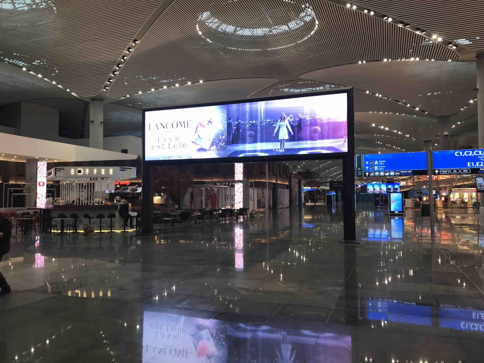 Istanbul’s Massive New Airport Using Navori CMS To Drive DOOH Display Network