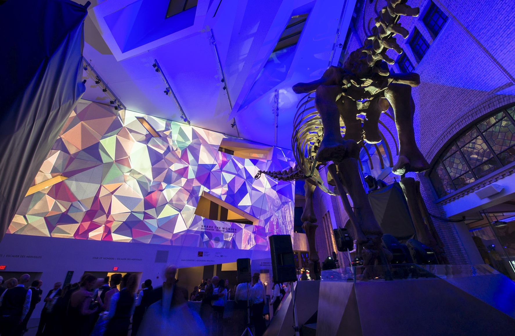 Project: Toronto’s Royal Ontario Museum Projection-Mapped For Centennial Ball