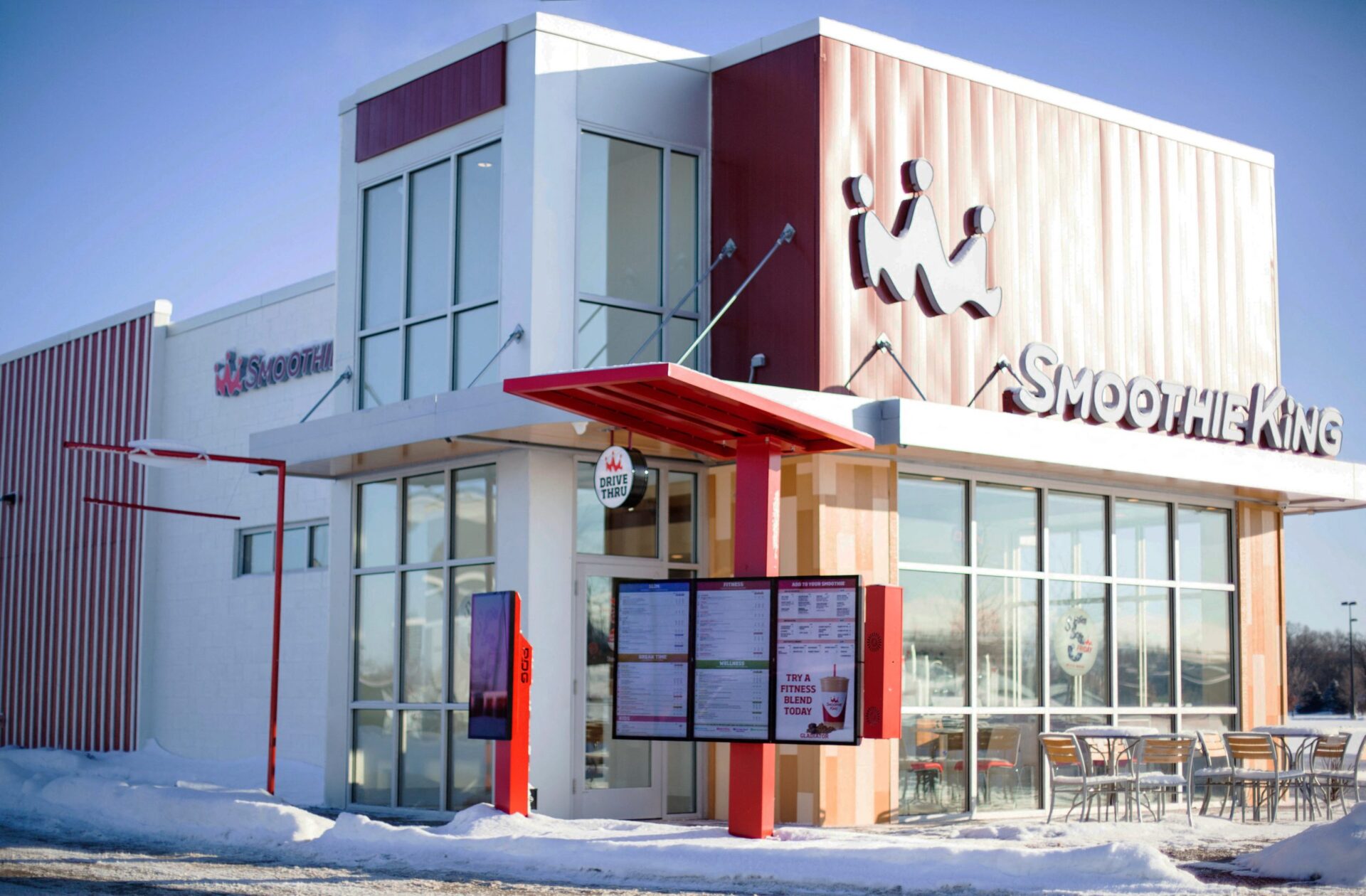 Smoothie King Franchisees Shifting From Analog Posters To Digital Menu Displays, In And Out