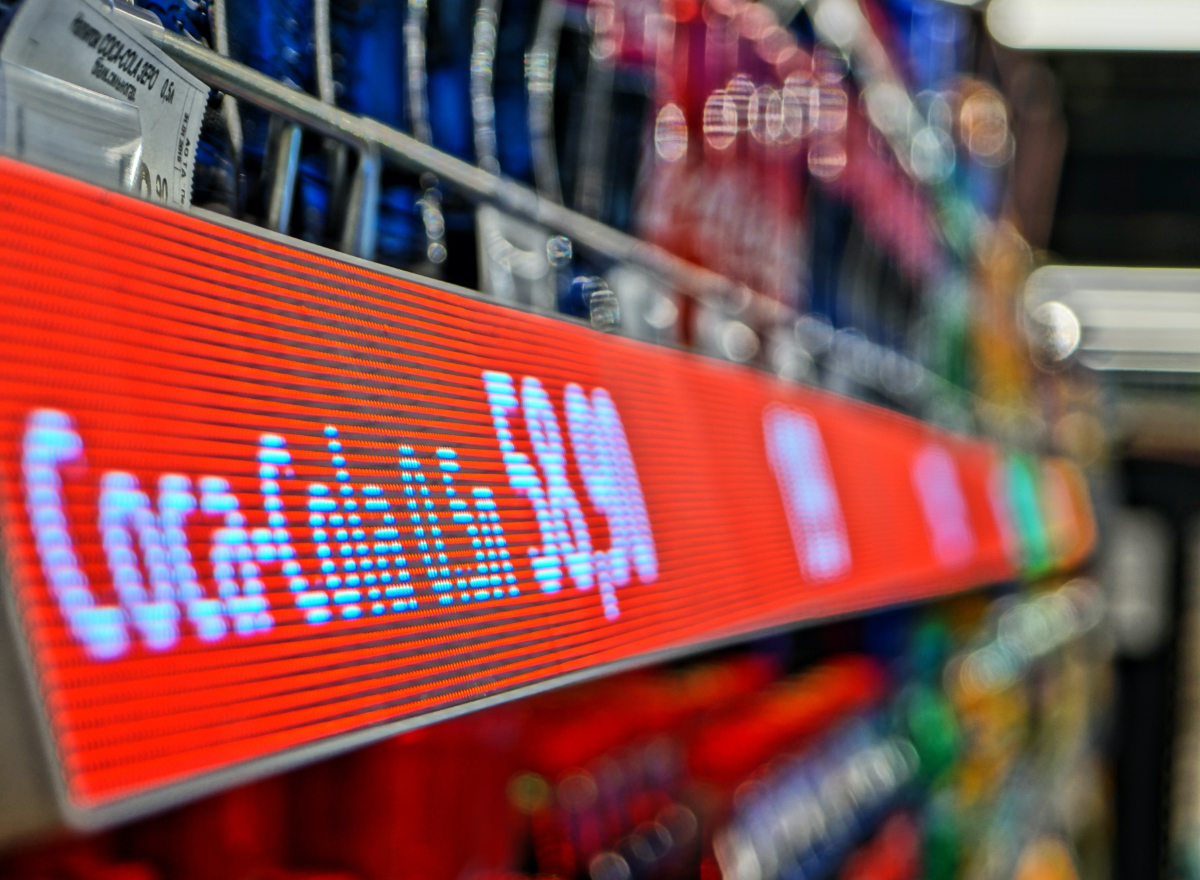 Coca-Cola Using LED Ribbon Strips To Drive In-Store Marketing In Moscow Grocery