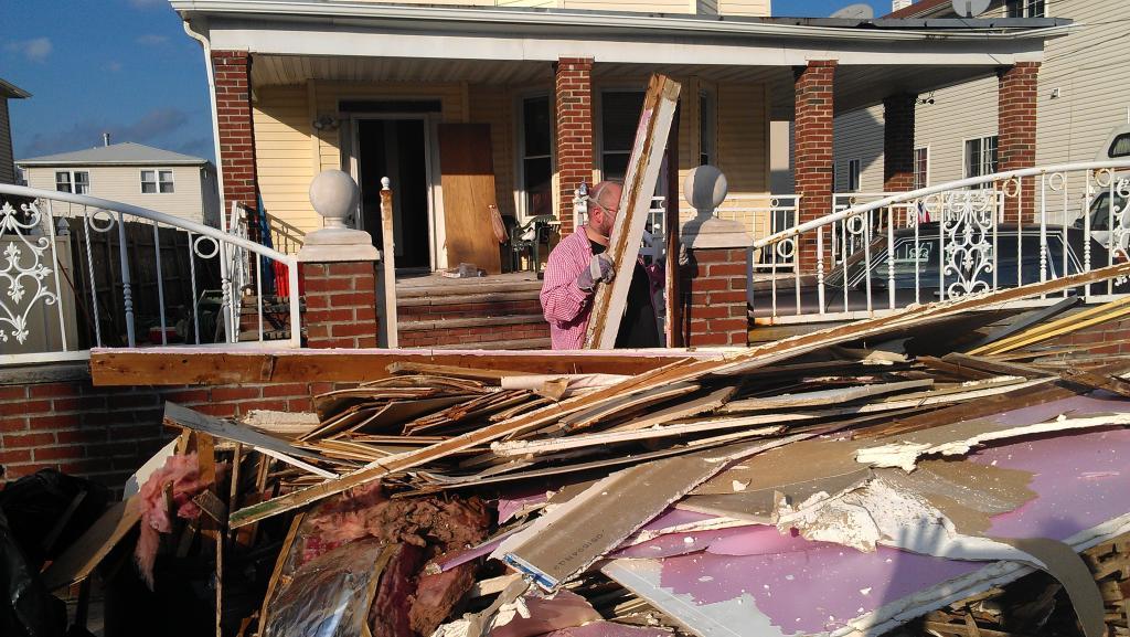 ComQi’s NYC Office Pitches In To Fix Sandy’s Mess