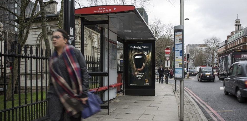 Guinness Uses Real-Time Data On Digital Posters To Pull People To Pubs For Huge Rugby Match
