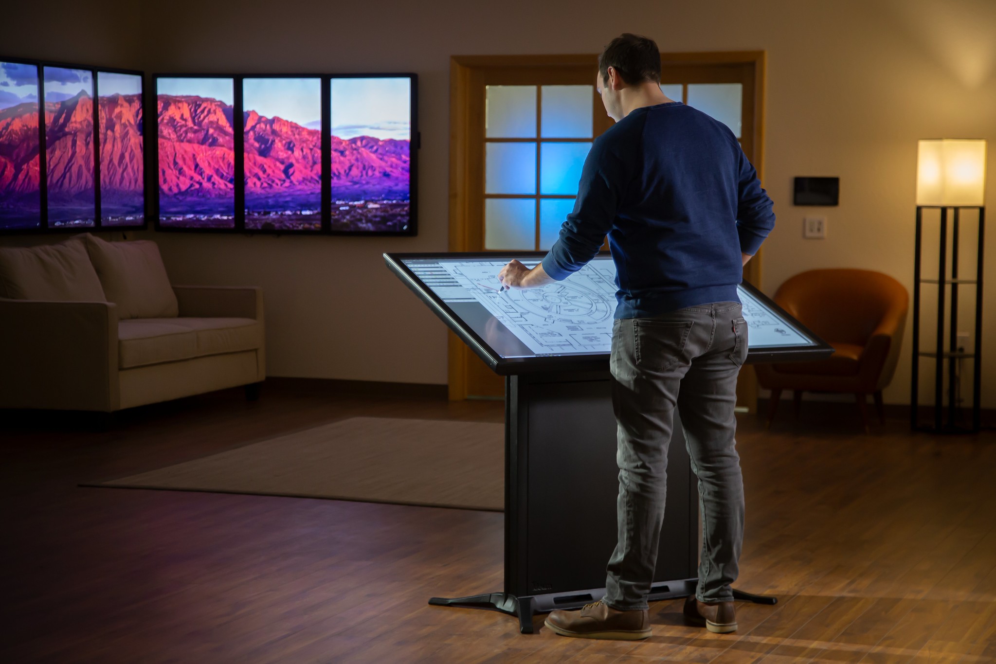 DSE 2020 Booth Preview: Ideum Uses Multitouch To Connect Venues With Visitors