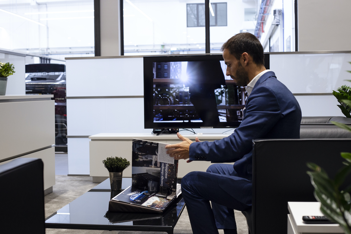 New Tech Out Of Portugal Bridges Physical Coffee Table Books With Screens