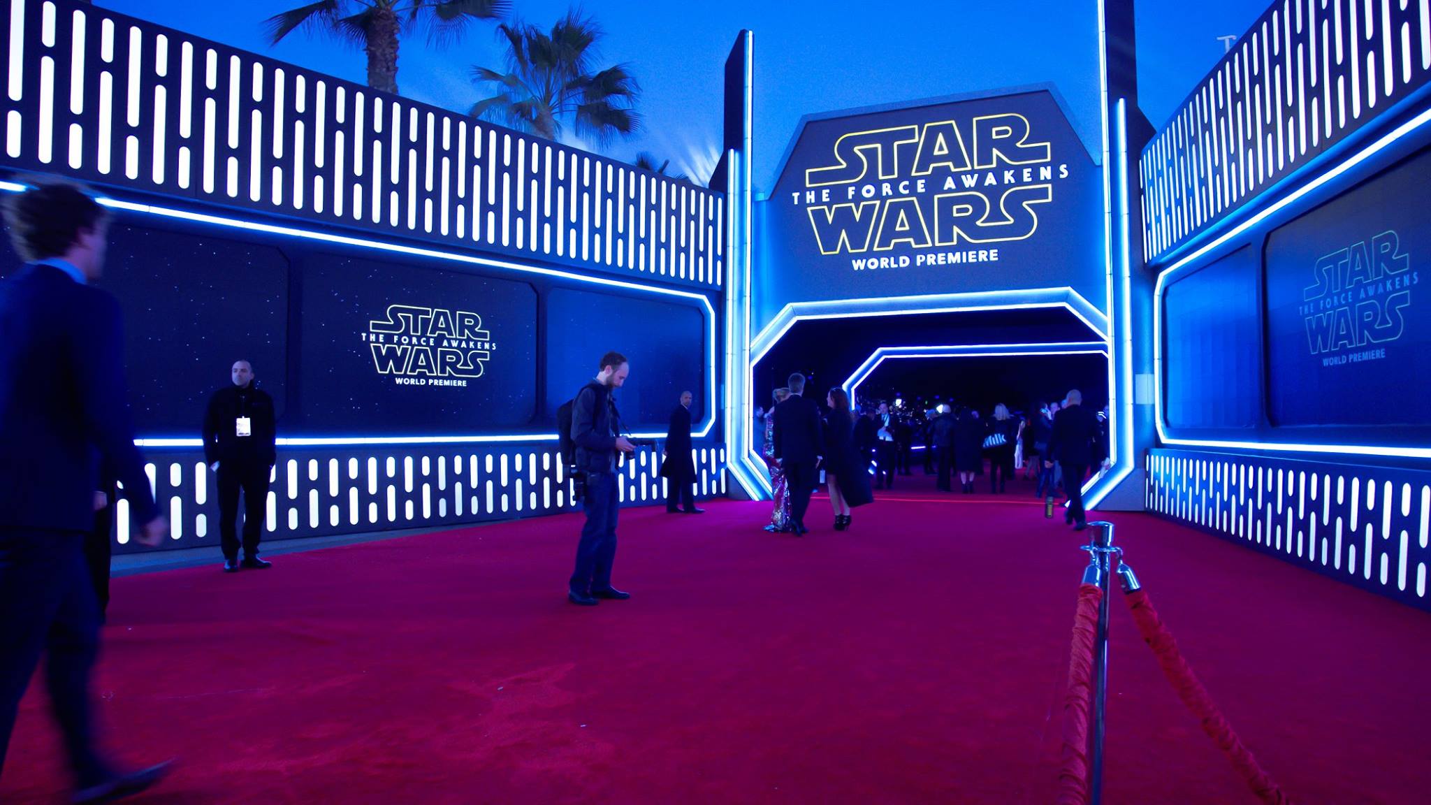 Projects: Star Wars Premiere Red Carpet Walk Flanked By Giant MicroTiles Walls
