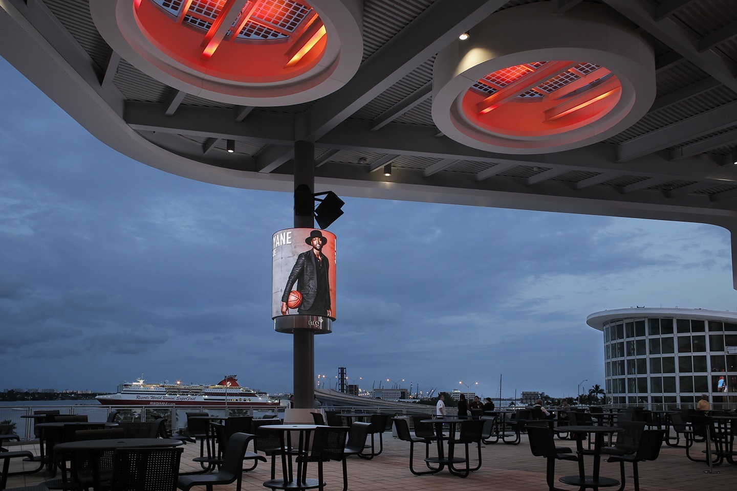 DSE 2016 Booth Field Guide: NanoLumens - Recent curved screen installation at American Airlines Arena, Miami