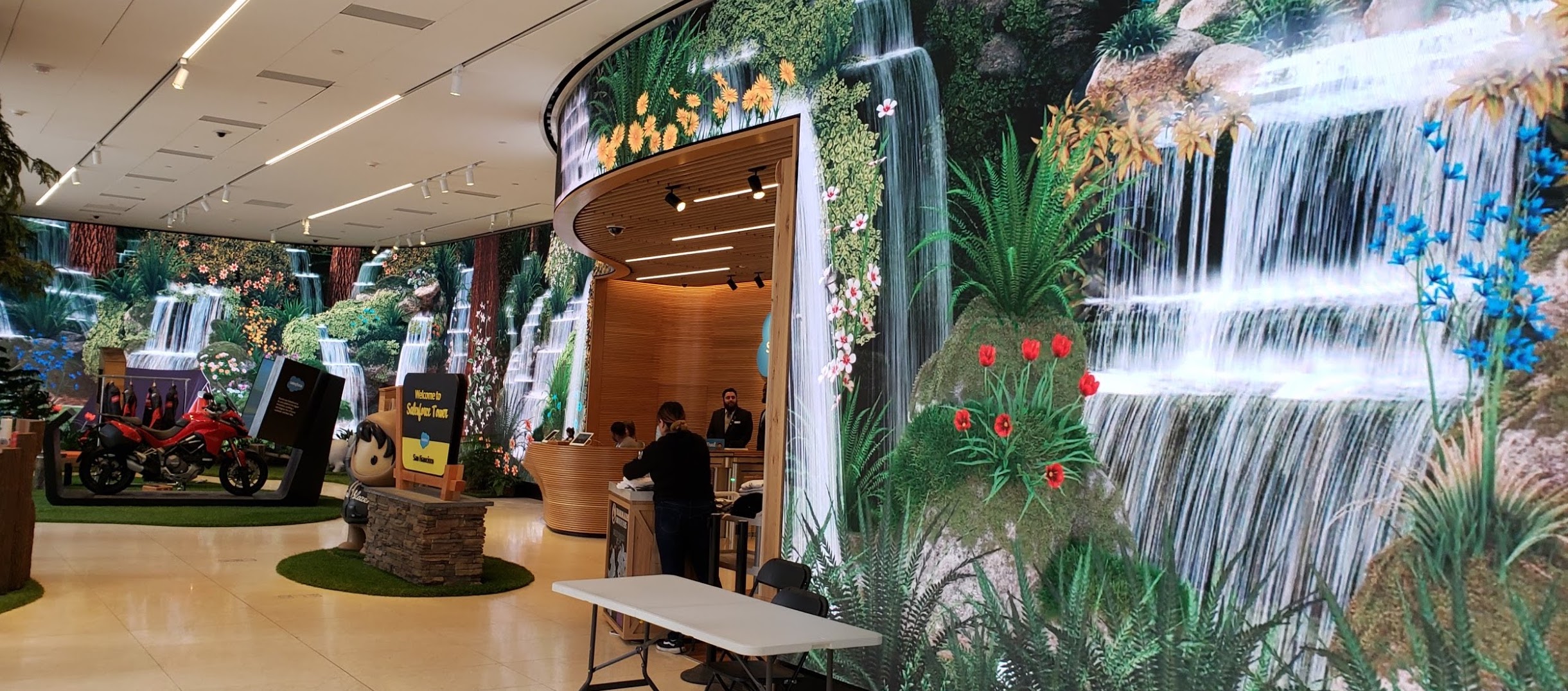 A Quick Look At New Digital Signage In Downtown San Francisco