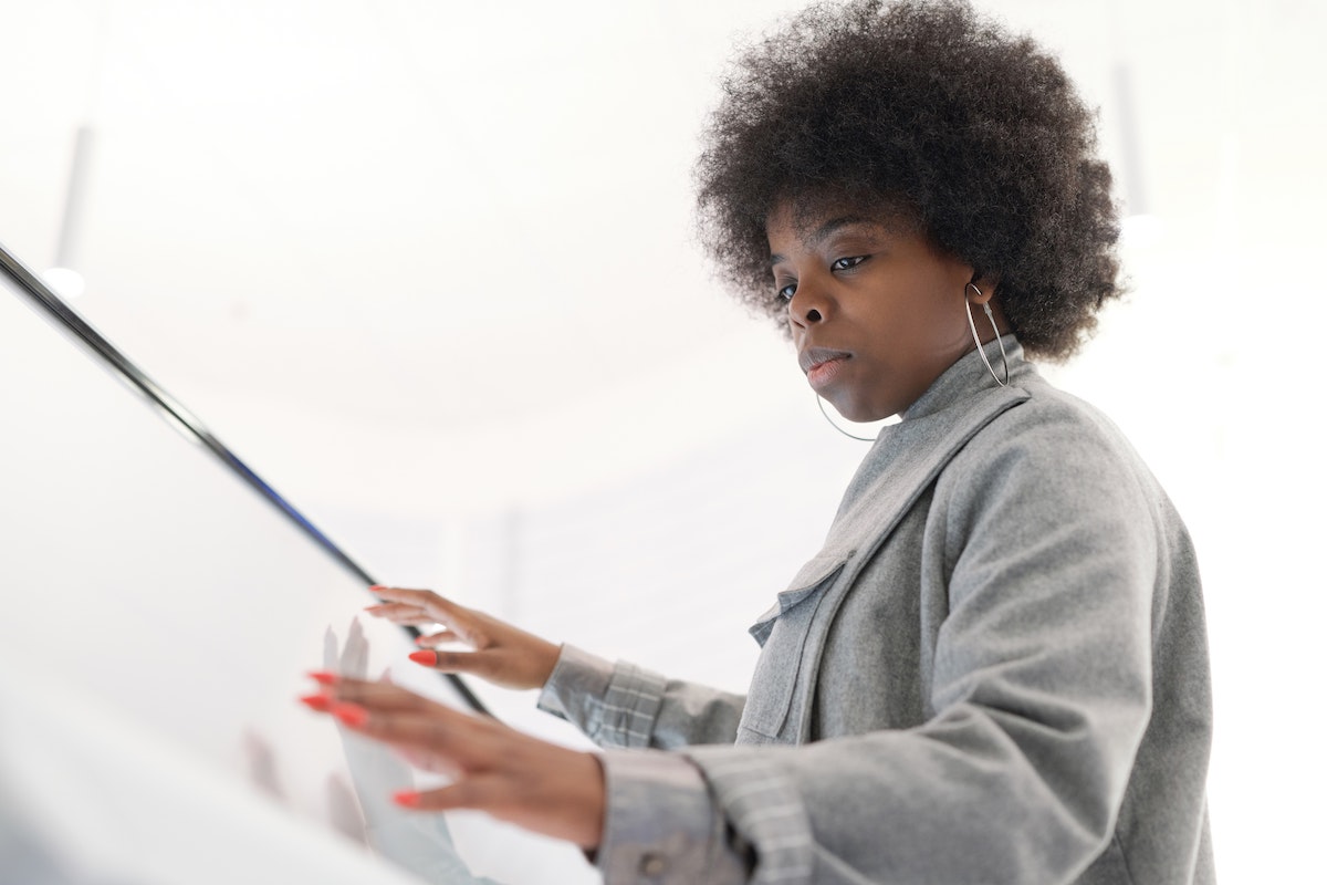 Research Showing Interactive Tech Sales Soaring; Up 16% Year-On-Year - Photo by Darlene Alderson from Pexels