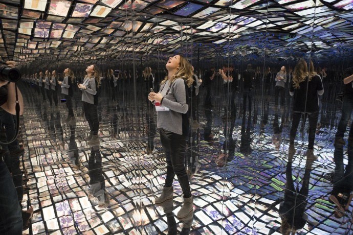 Projects: Twitter Gets Immersive In Hall Of Mirrors