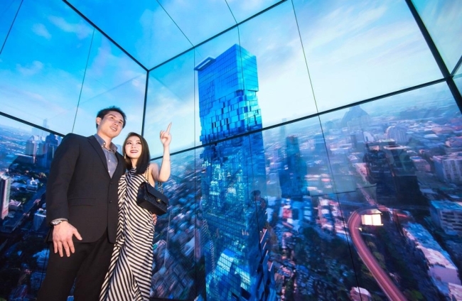 New Bangkok Skycraper’s Main Elevator Has OLED-Lined Walls And Ceiling
