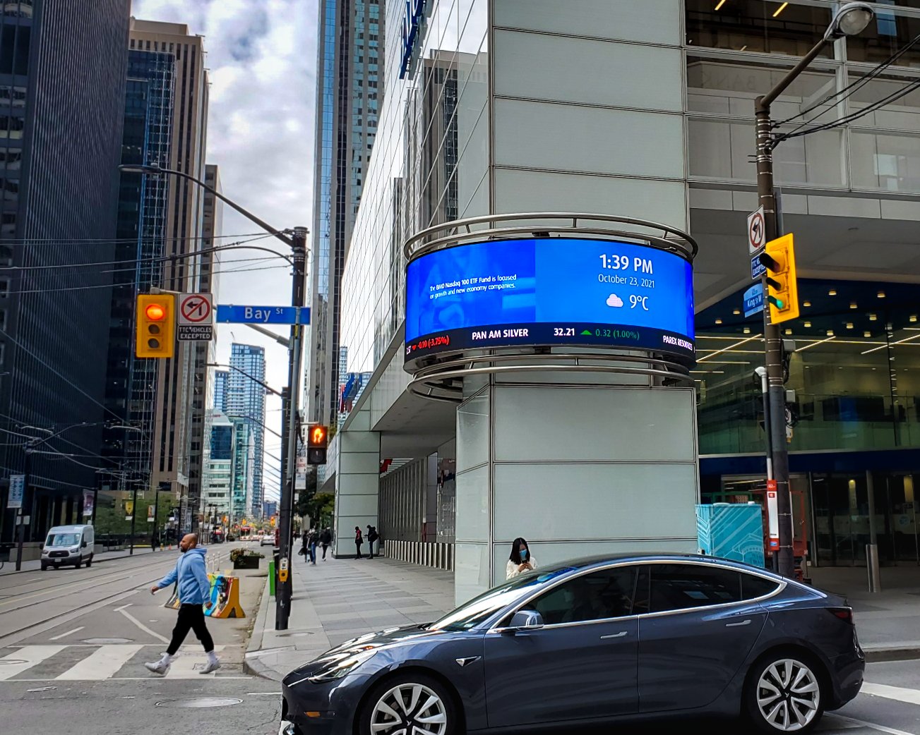 That Familiar Curved LED Screen In Toronto’s Financial District Just Got A Facelift