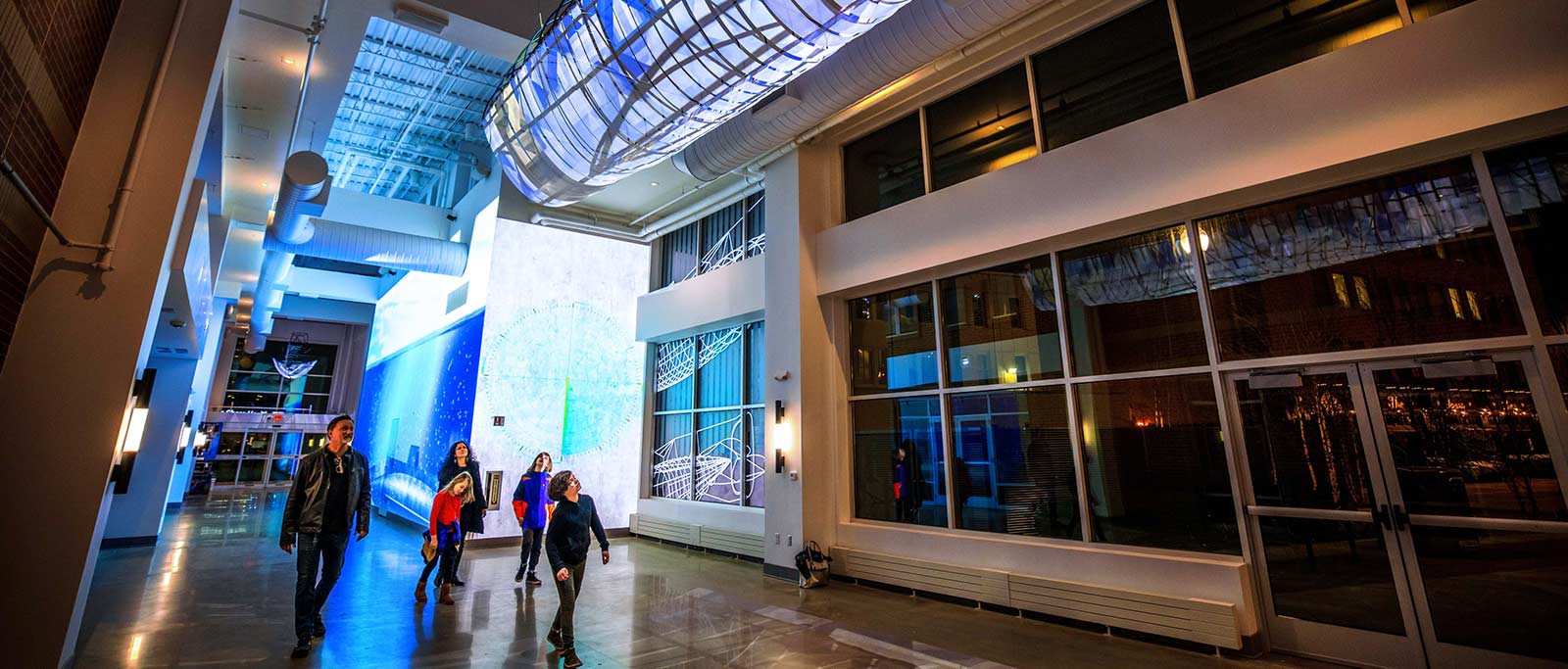 Boston Market Building’s Atrium Transformed Through Indoor Projection-Mapping