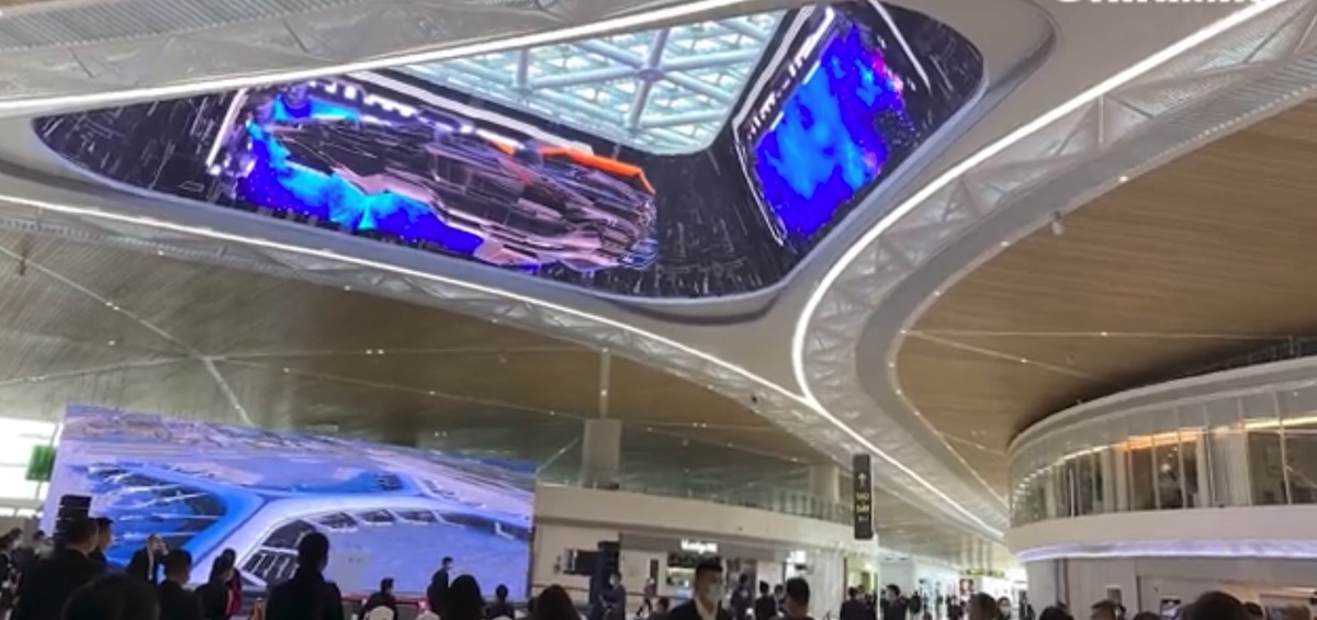 New Hall At Shenzhen’s Stunning Airport Features Giant LED Halo Screen