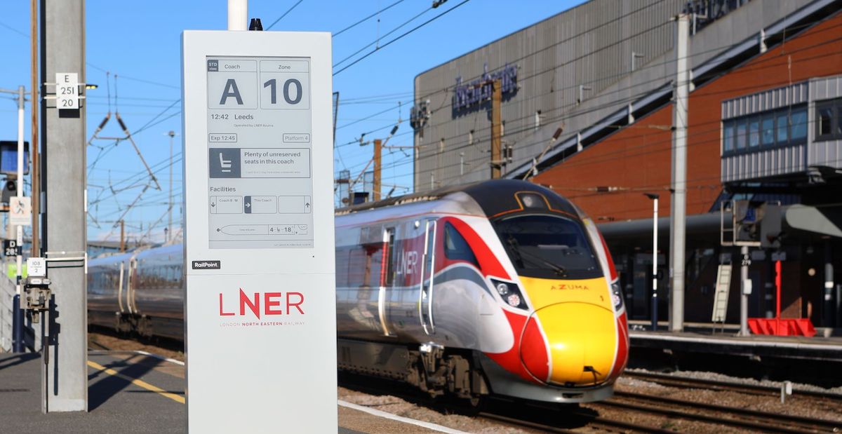 London Rail Company Testing Boring But Useful Passenger Info Screens