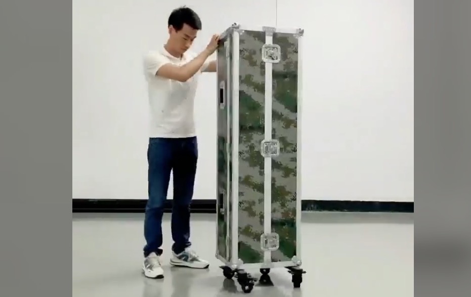 How About An LED Video Wall That Folds Into A Golf Bag-Sized Roller Case?