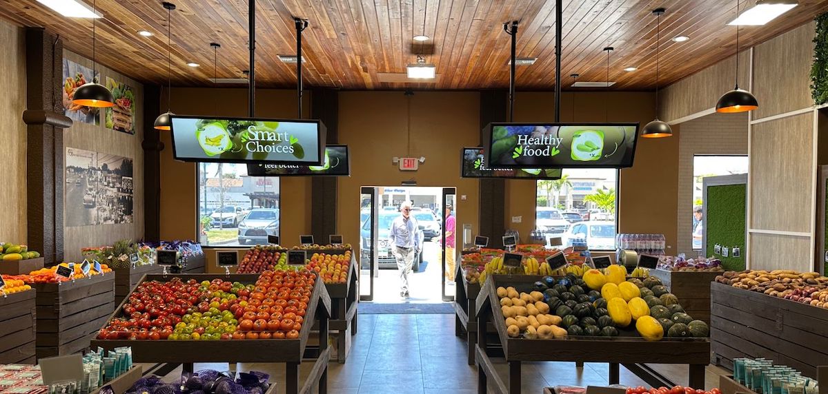 Florida Organic Grocer Fills New Store With LCD Ribbon Displays
