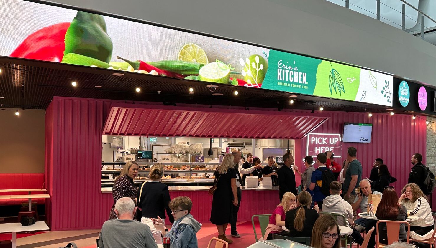 LED Mainstreamed: New Food Court In Dublin’s Airport Has 31-Meter LED Ribbon