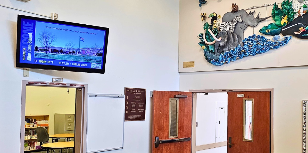 Tiny Maine School District MacGyvers Digital Signage Network With $20 PCs Rescued From Reyclers