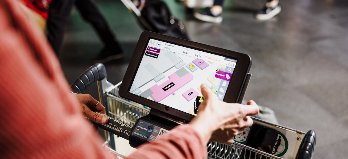 Smart Airport Trolleys Put Wayfinding Screens On Wheels