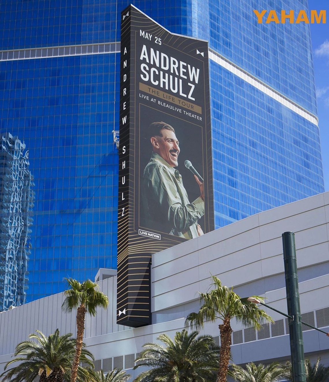 167-Foot-Tall, Three-Sided Marquee Switches On At Fontainebleau On LV Strip