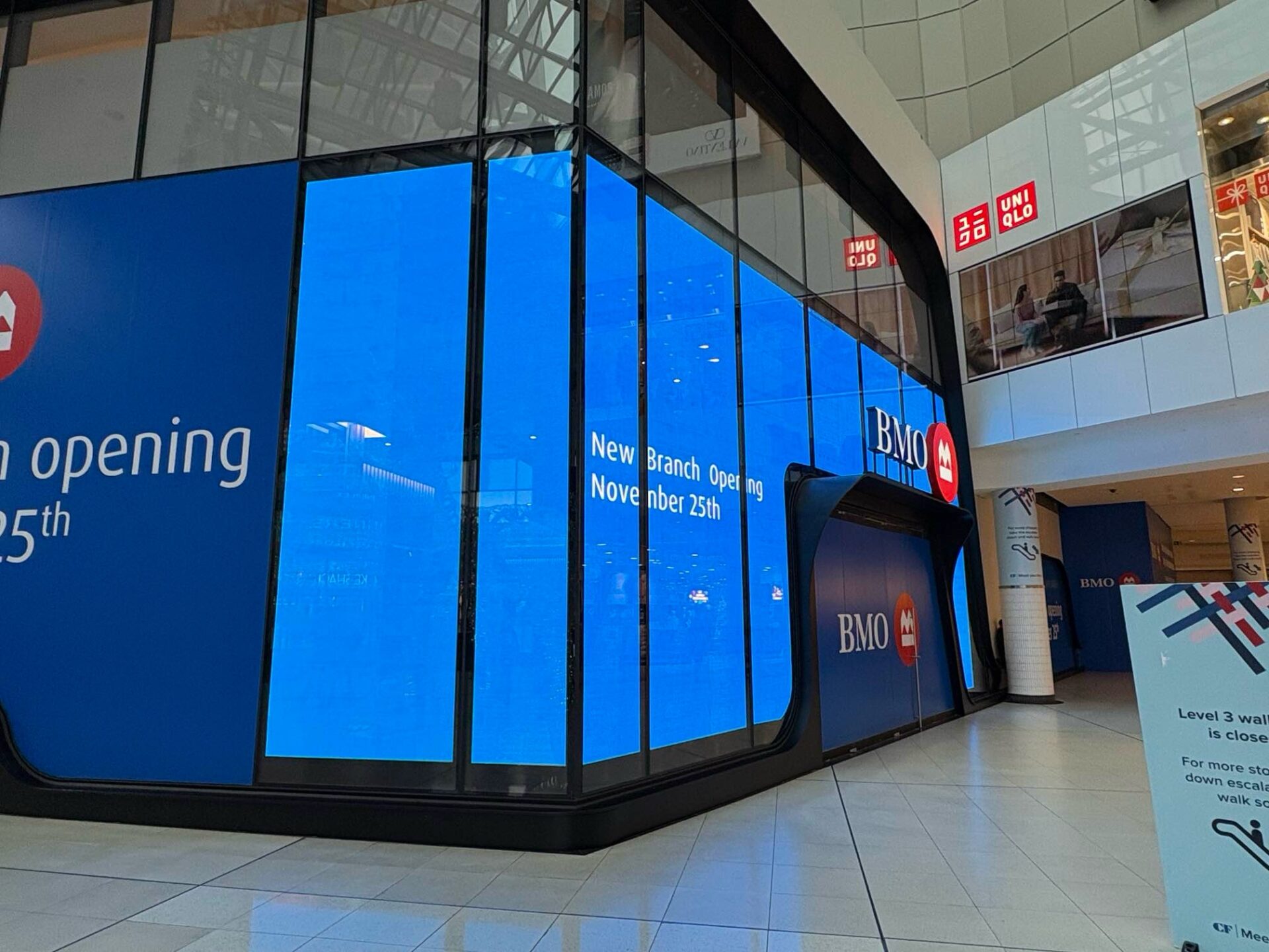 New Downtown Toronto Bank Branch Draws Eyes With Some 250 Sq. Meters Of LED Display In Windows