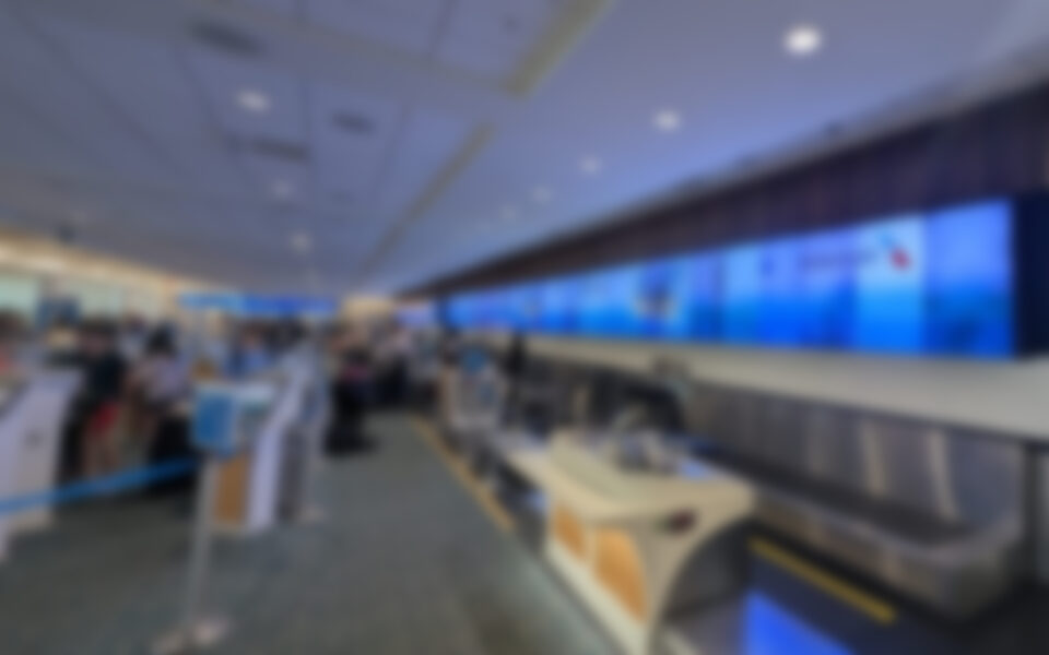Check-in video wall at MCO airport (Image: invidis)