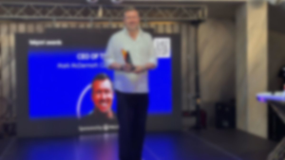 Mark McDermott winning CEO of the Year at Tepkon Awards (Image: ScreenCloud)