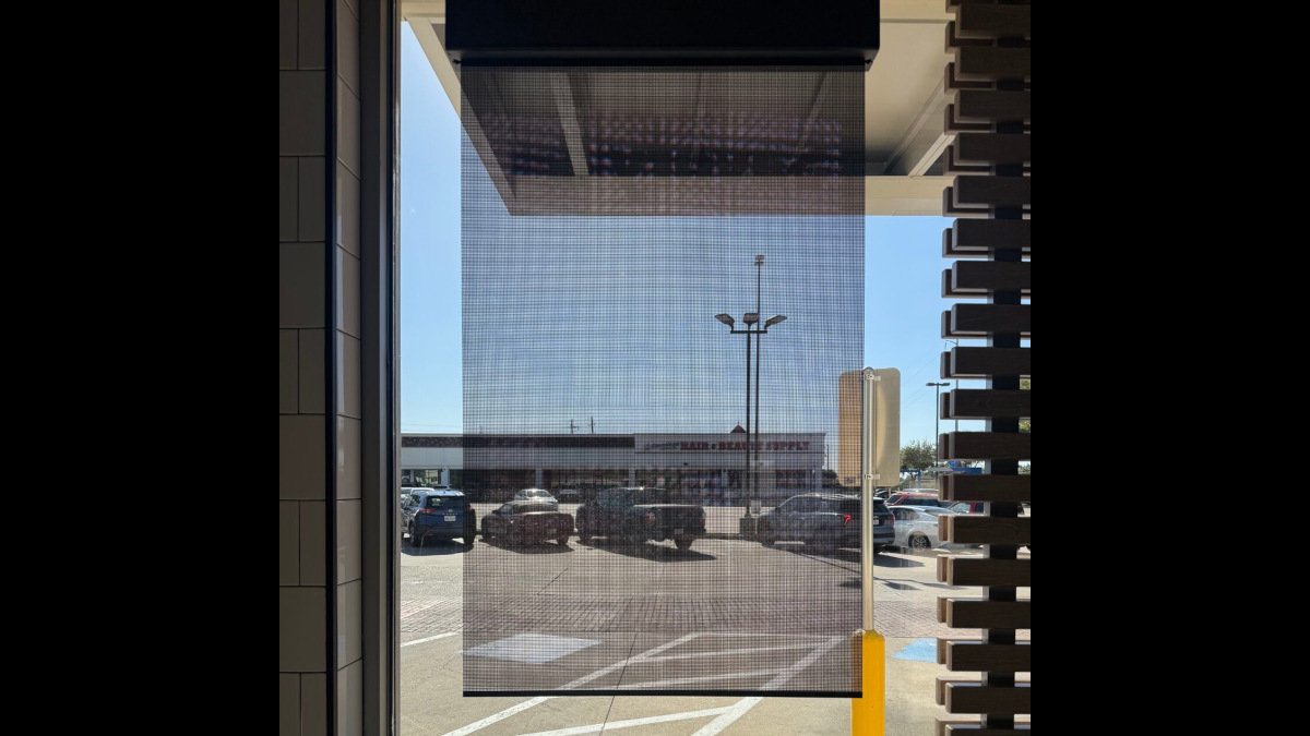 Transparent Mesh LED by Glass-Media (Image: Glass-Media)